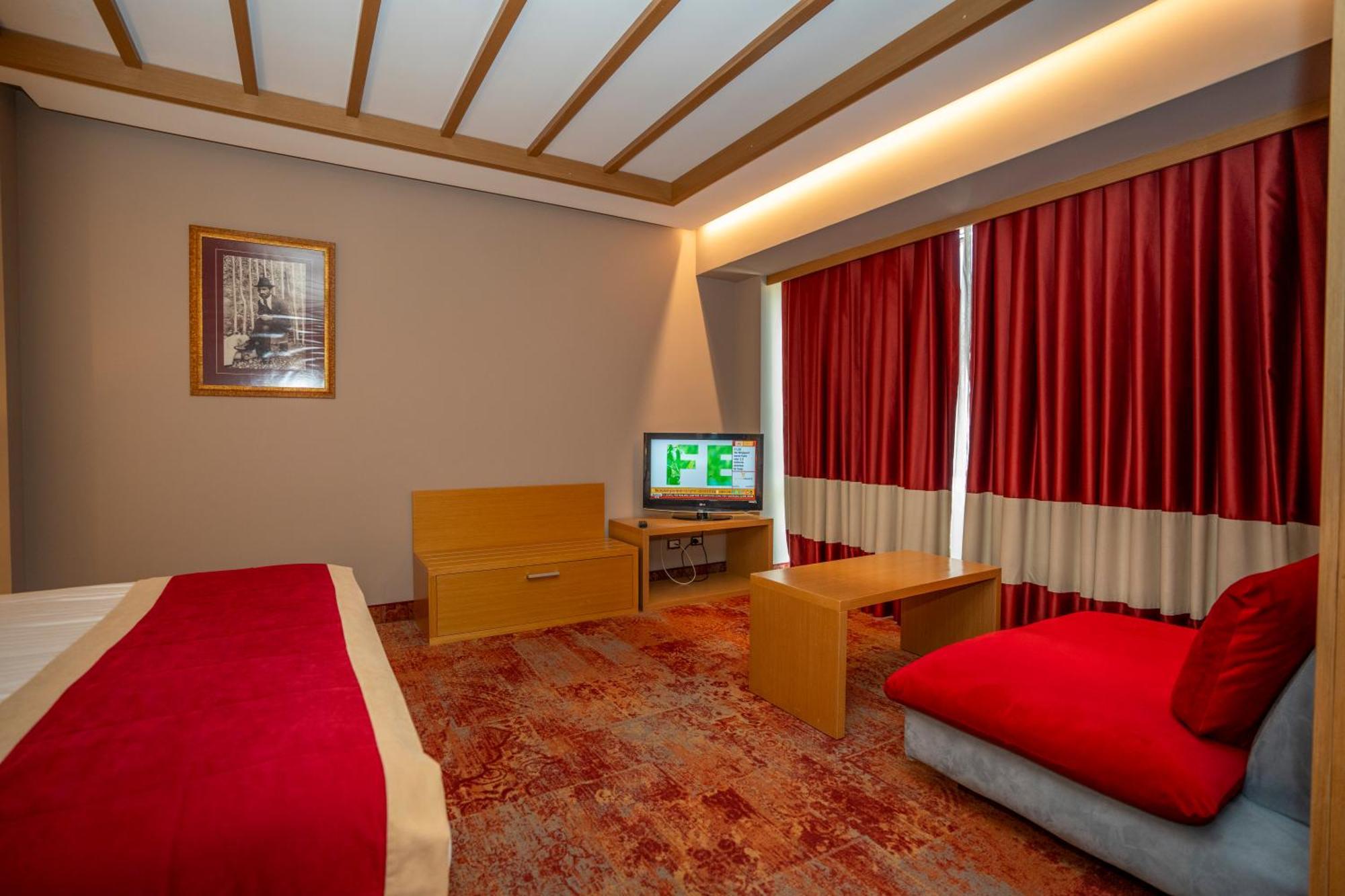 Hotel Colosseo & Spa Shkoder Exterior photo