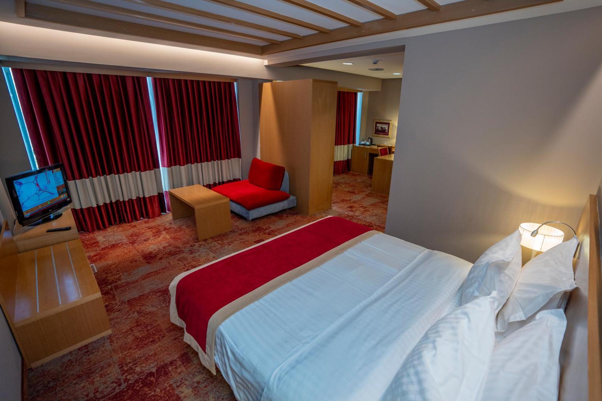 Hotel Colosseo & Spa Shkoder Exterior photo