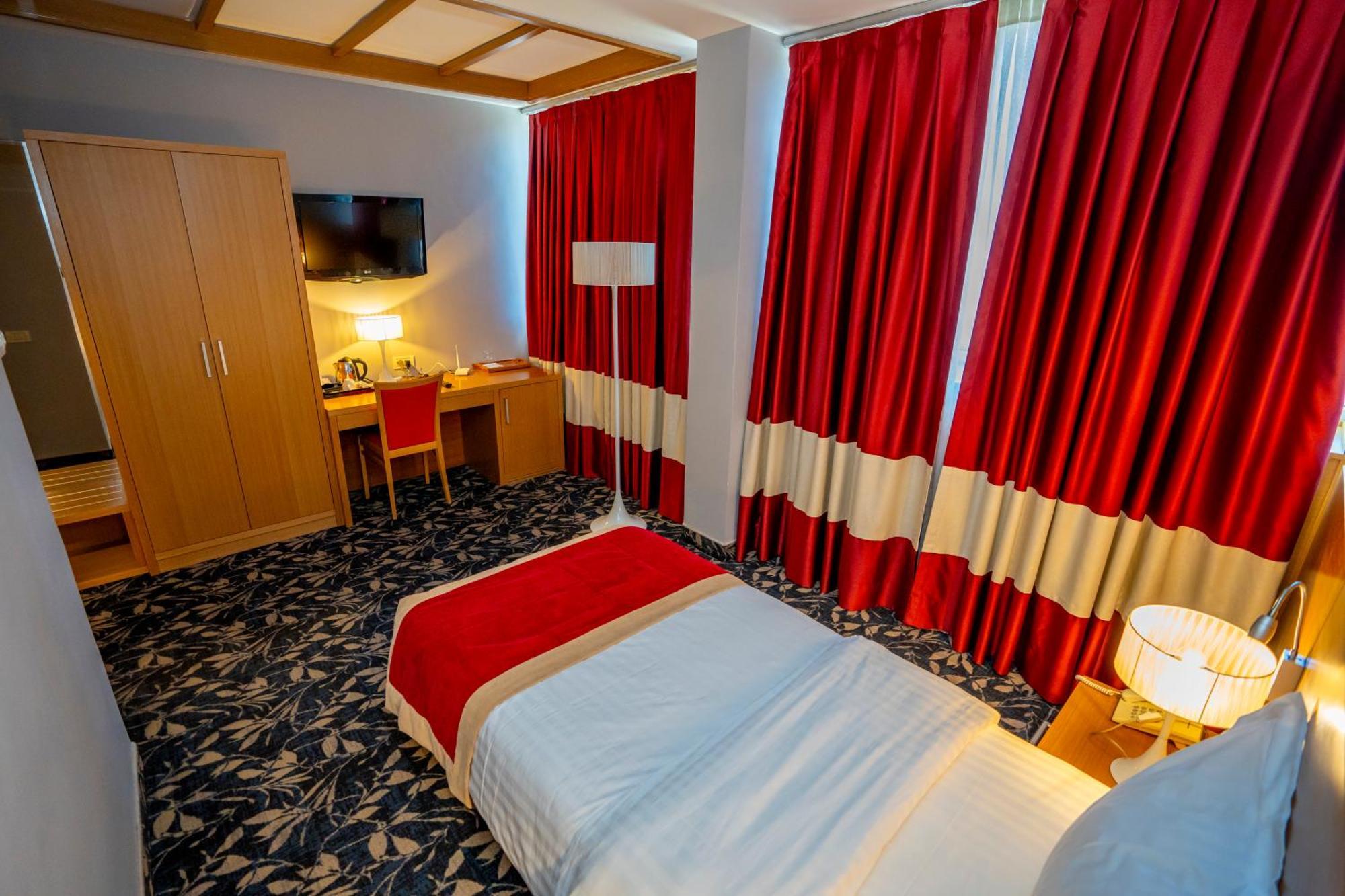 Hotel Colosseo & Spa Shkoder Exterior photo