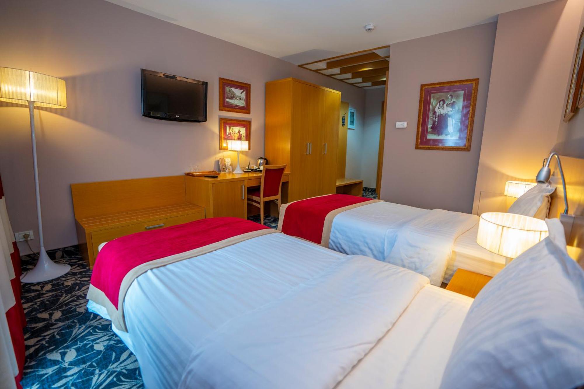 Hotel Colosseo & Spa Shkoder Exterior photo