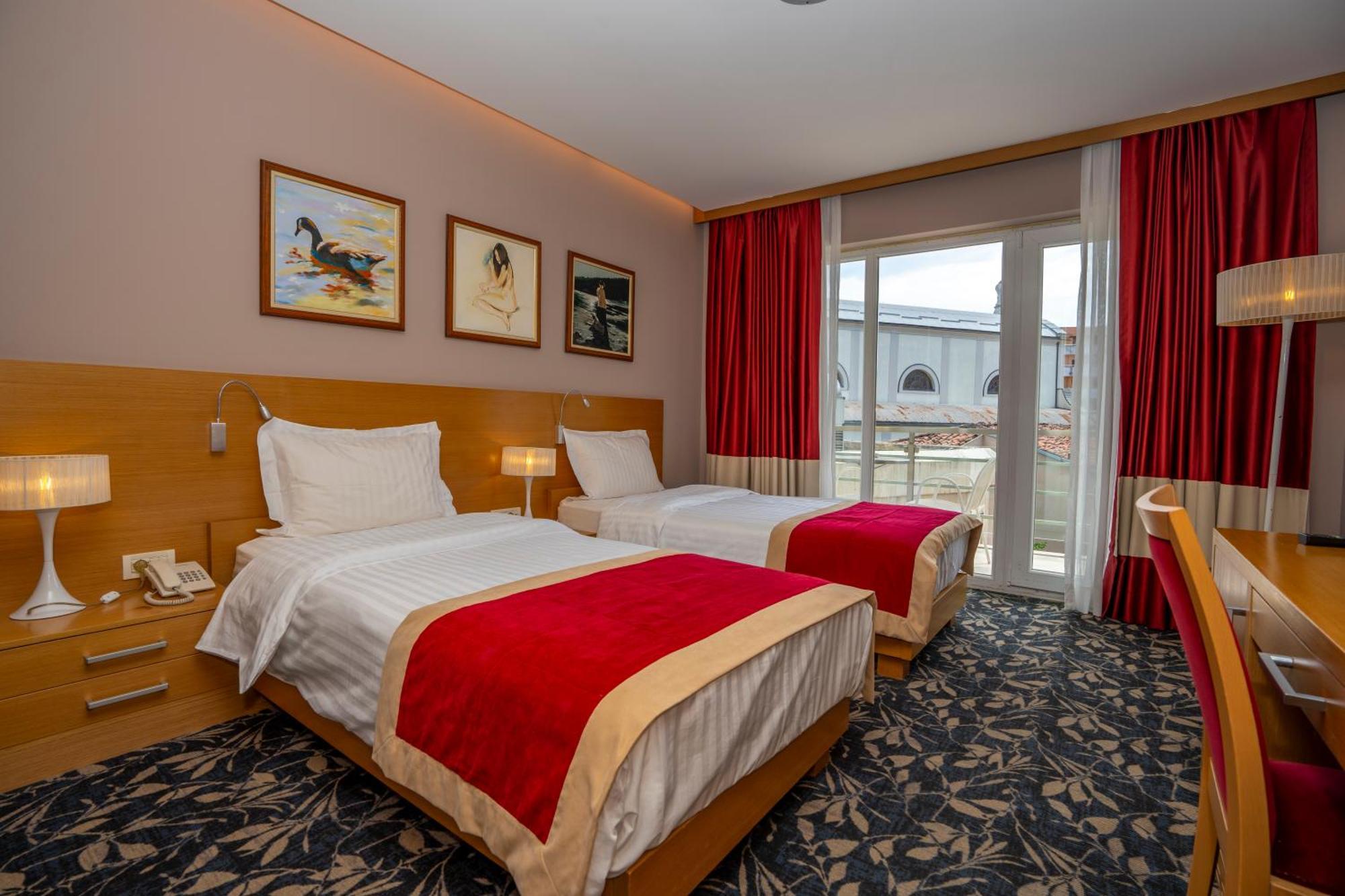 Hotel Colosseo & Spa Shkoder Exterior photo