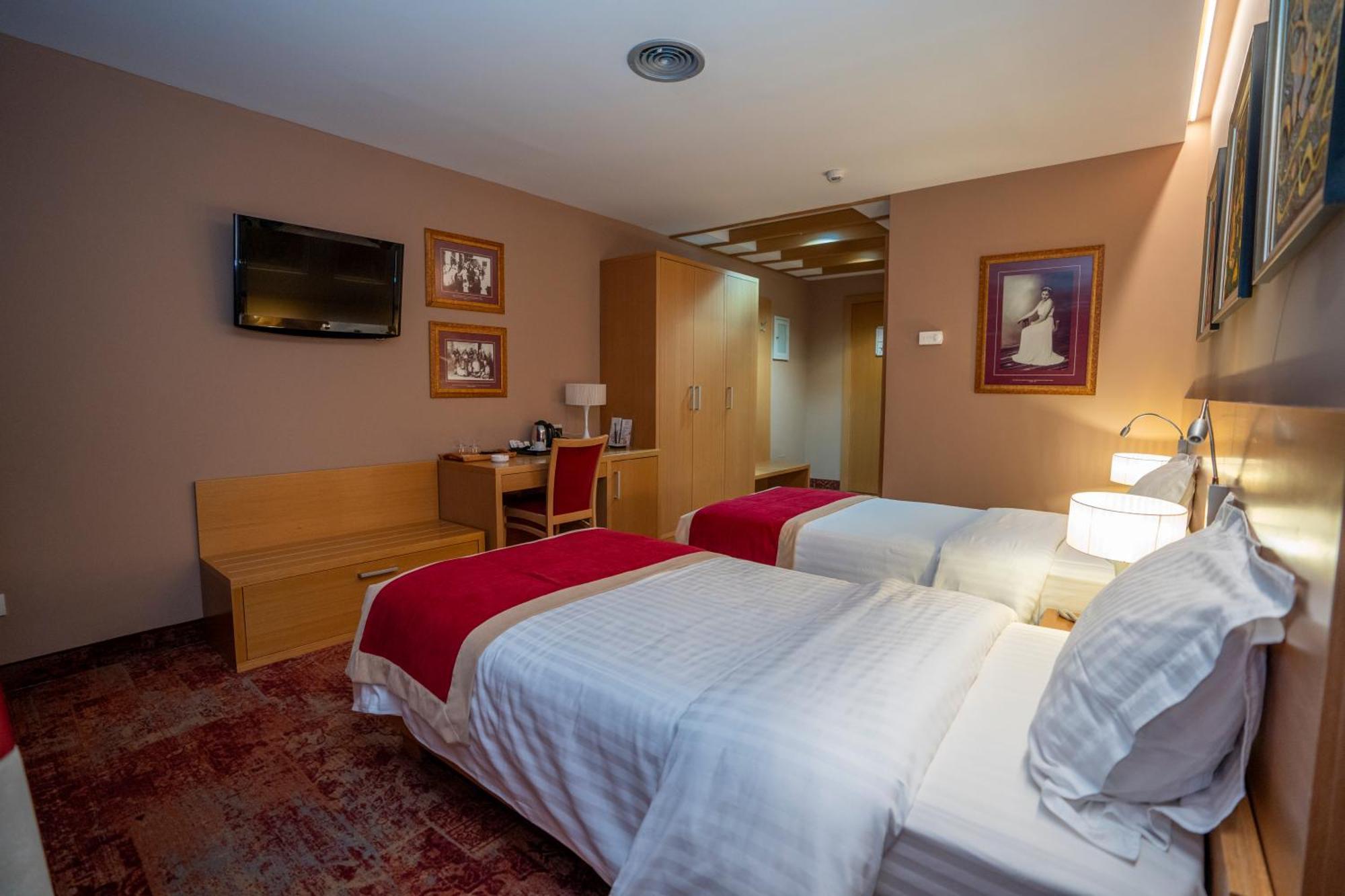 Hotel Colosseo & Spa Shkoder Exterior photo