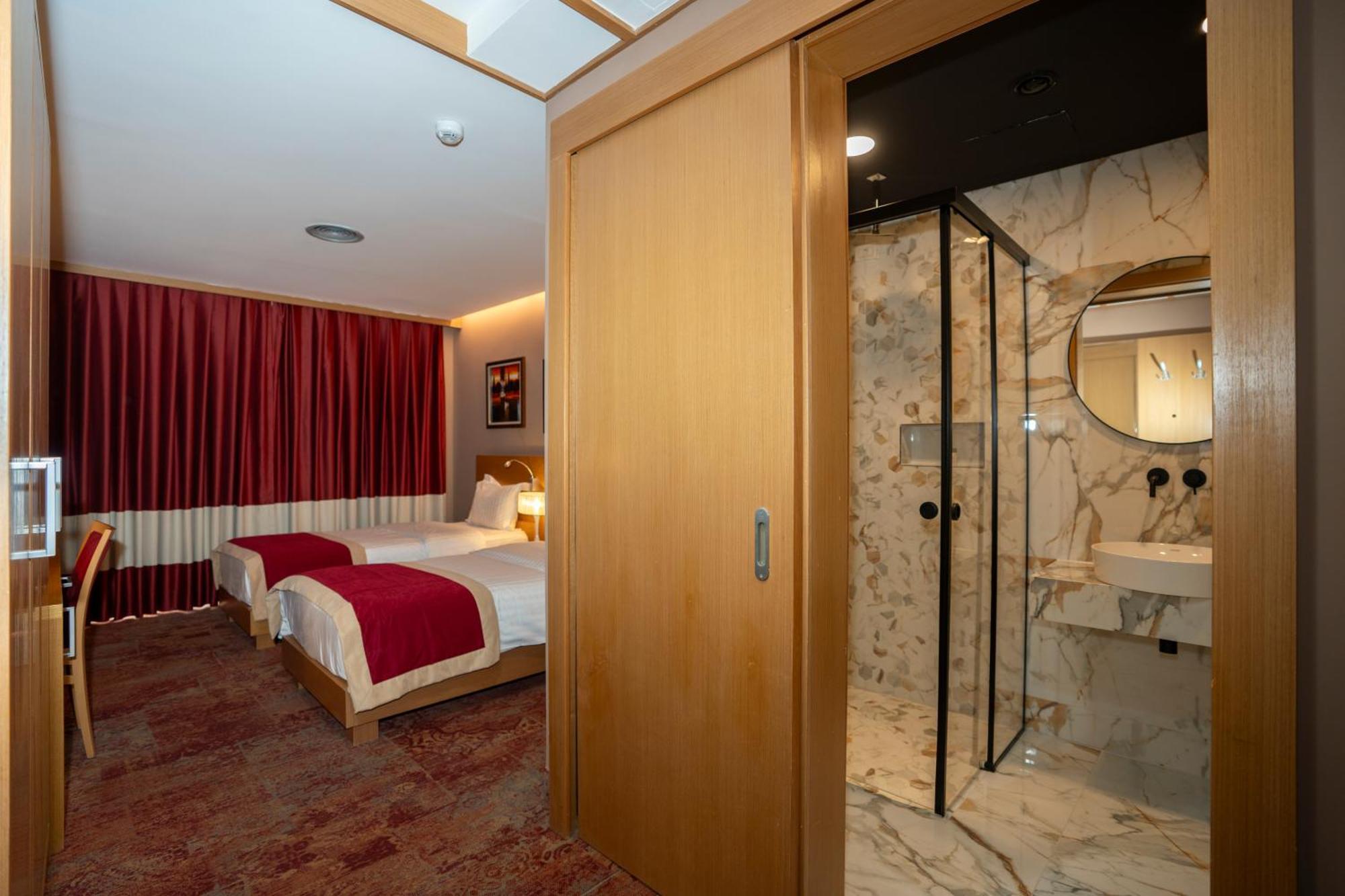Hotel Colosseo & Spa Shkoder Exterior photo