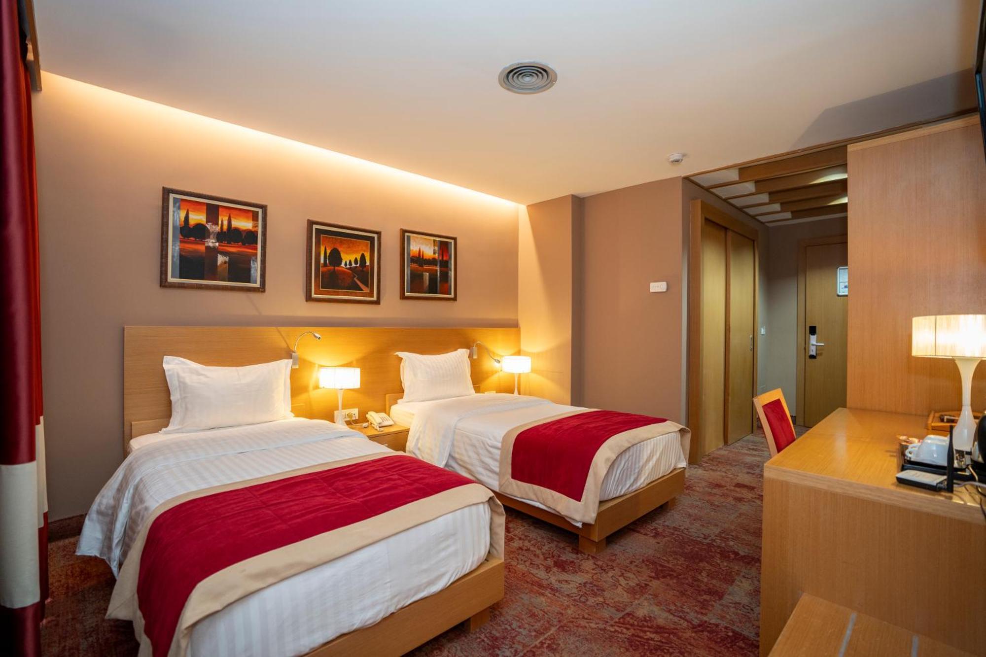 Hotel Colosseo & Spa Shkoder Exterior photo