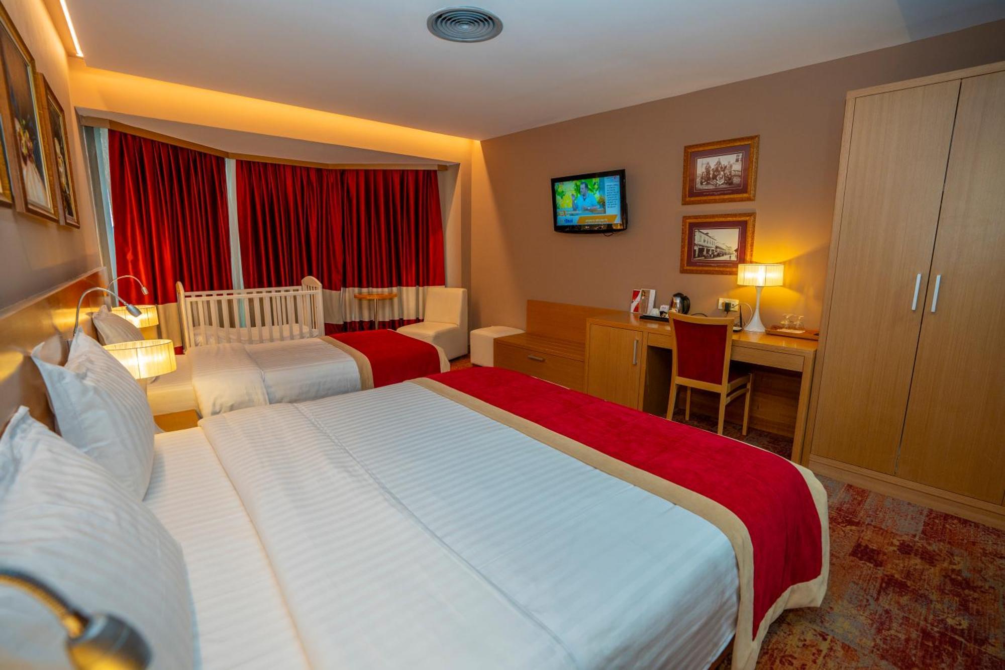 Hotel Colosseo & Spa Shkoder Exterior photo