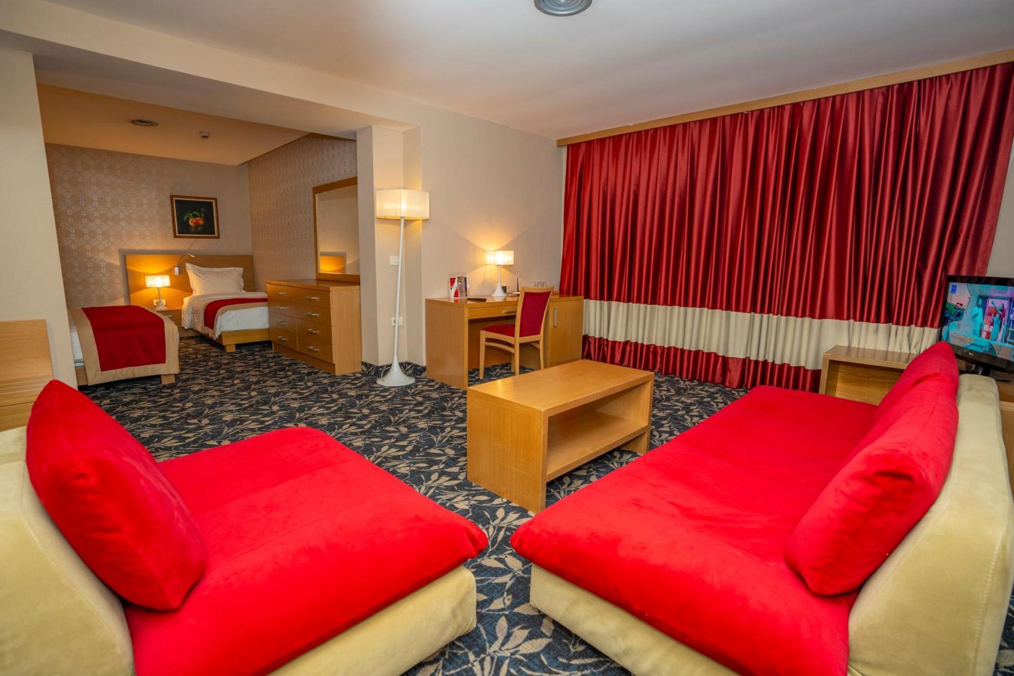 Hotel Colosseo & Spa Shkoder Exterior photo