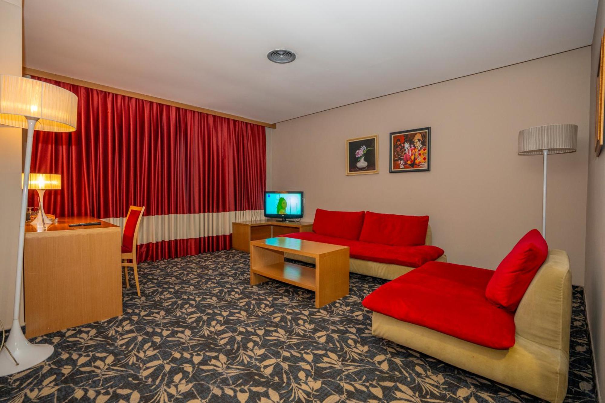 Hotel Colosseo & Spa Shkoder Exterior photo